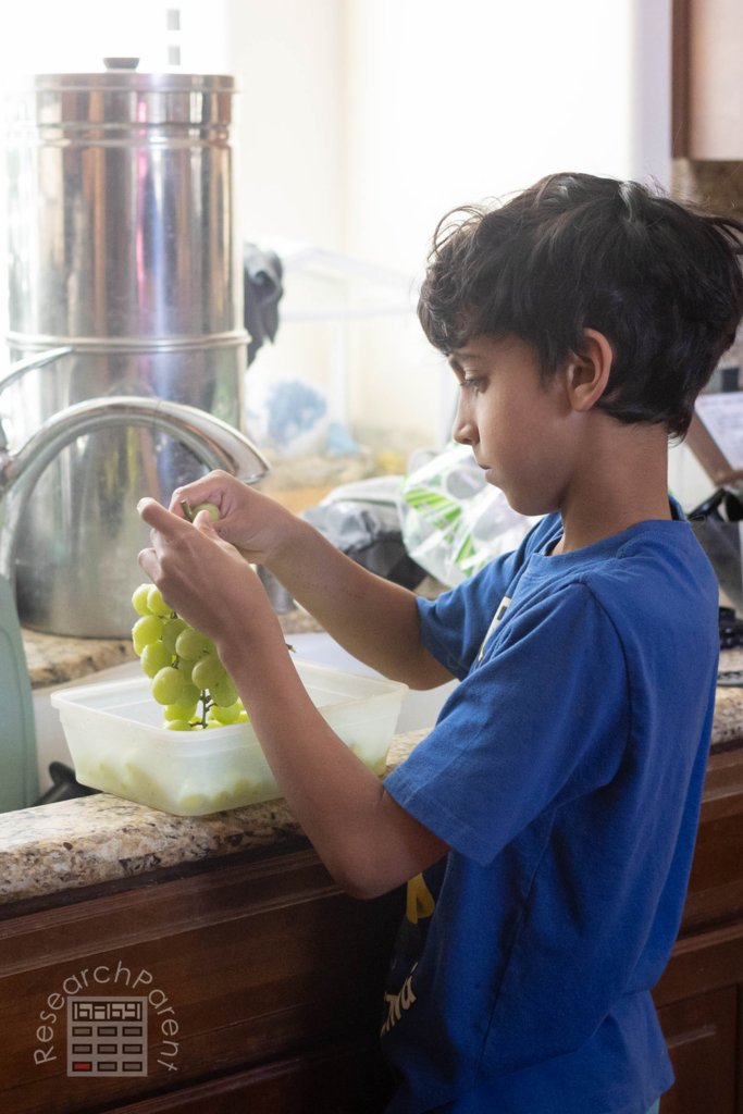 Washing Grapes